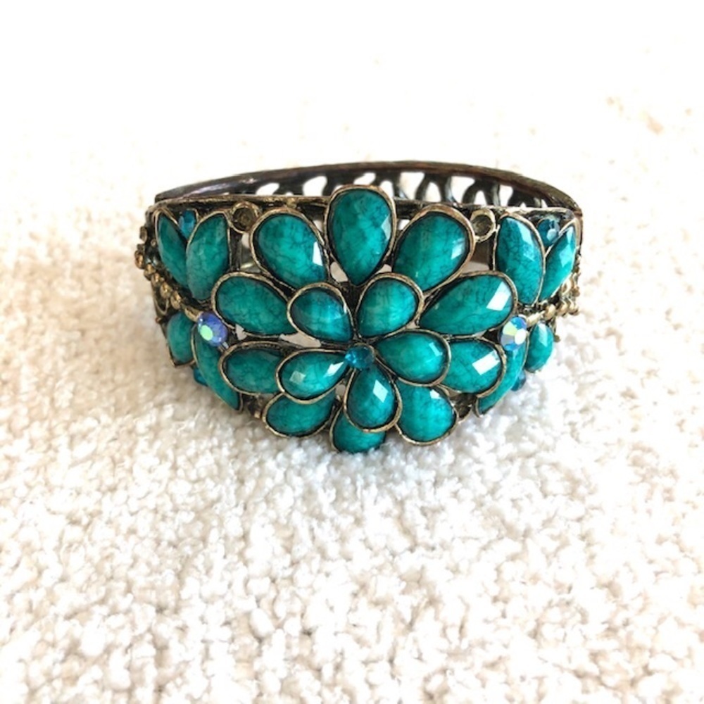 Turquoise beads cuff bracelet